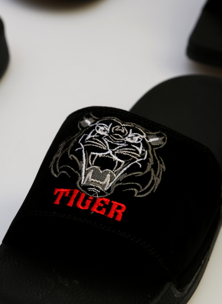 Tiger Slipper